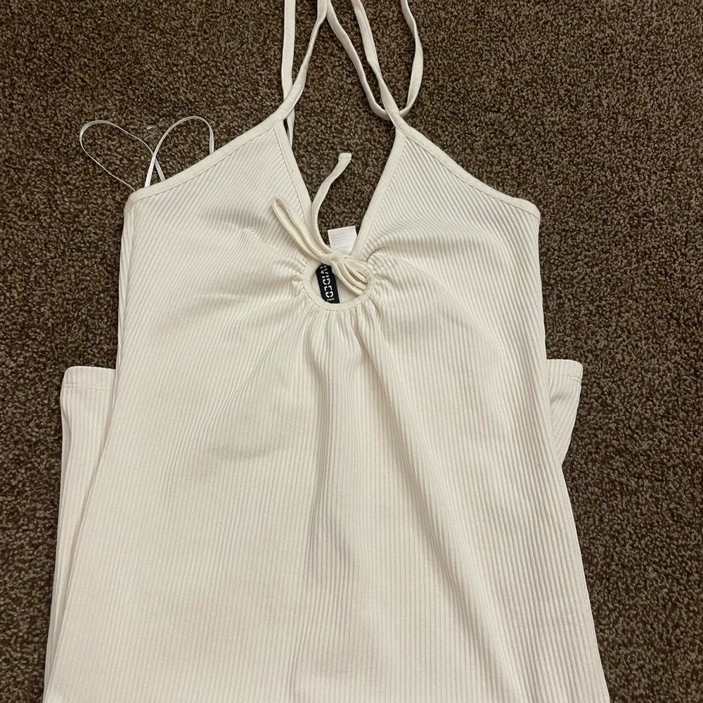 Tops - Picture 13 of 16